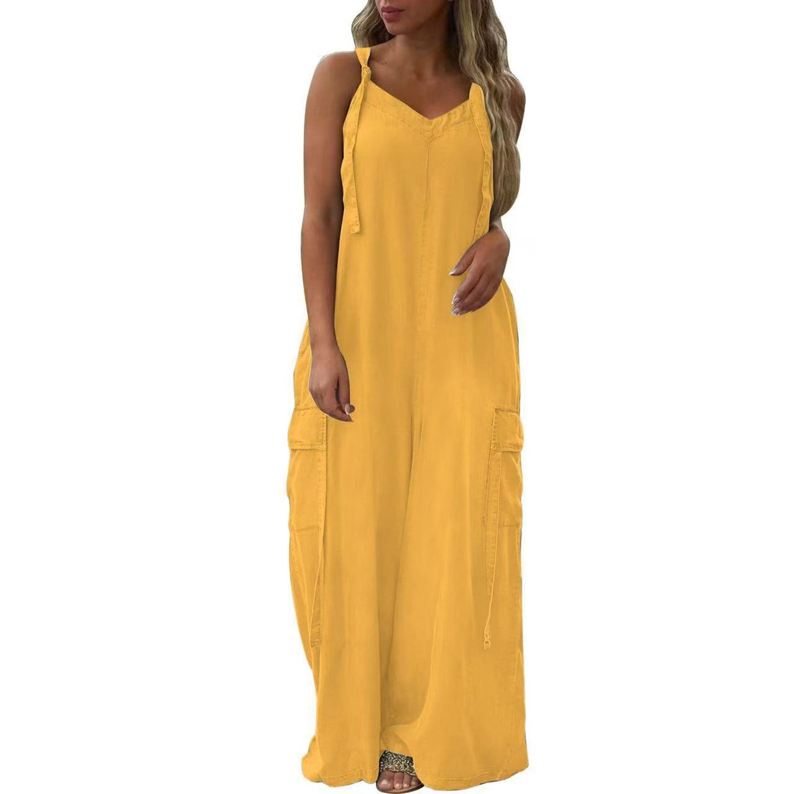 Women's loose-fitting jumpsuit with wide legs and pockets
