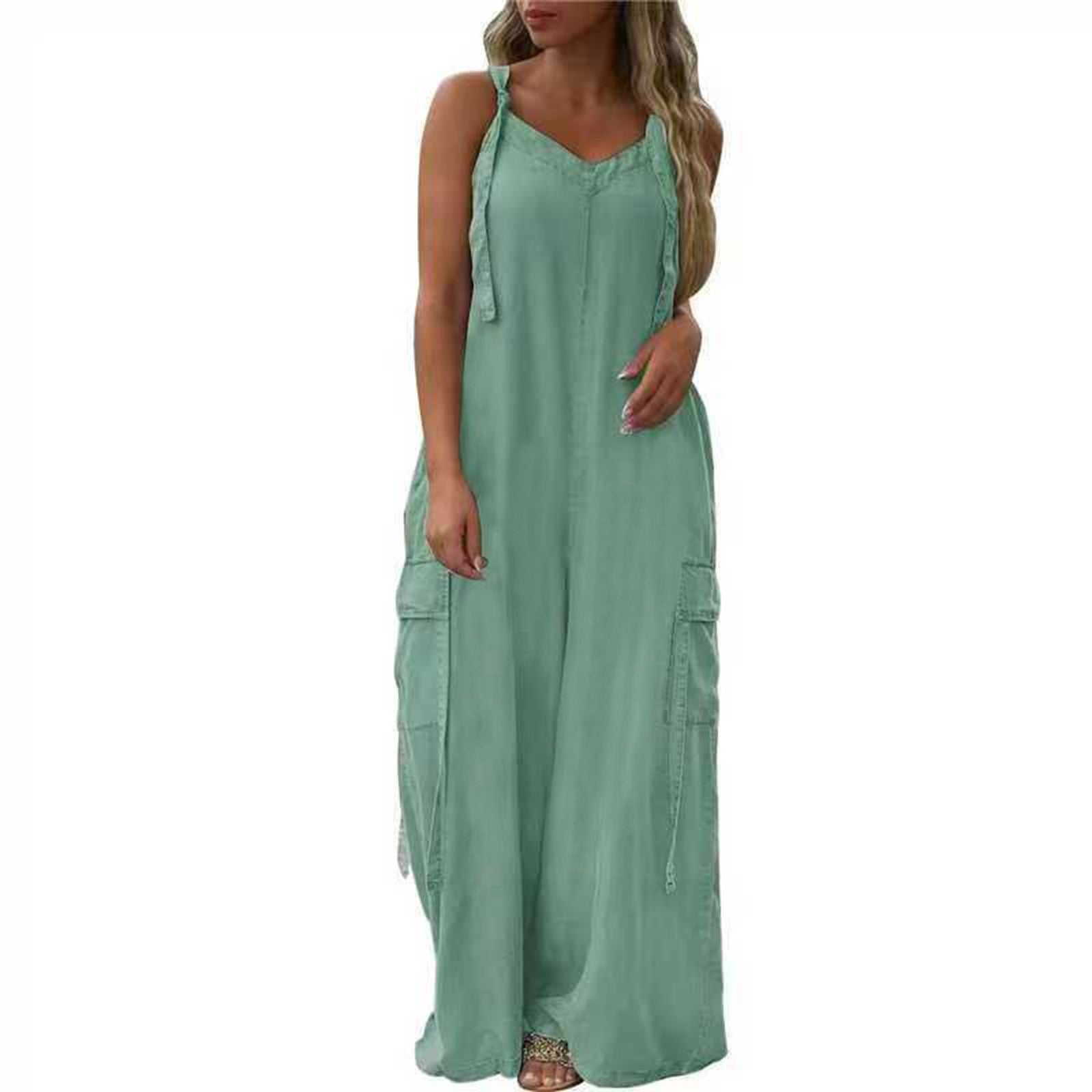 Women's loose-fitting jumpsuit with wide legs and pockets