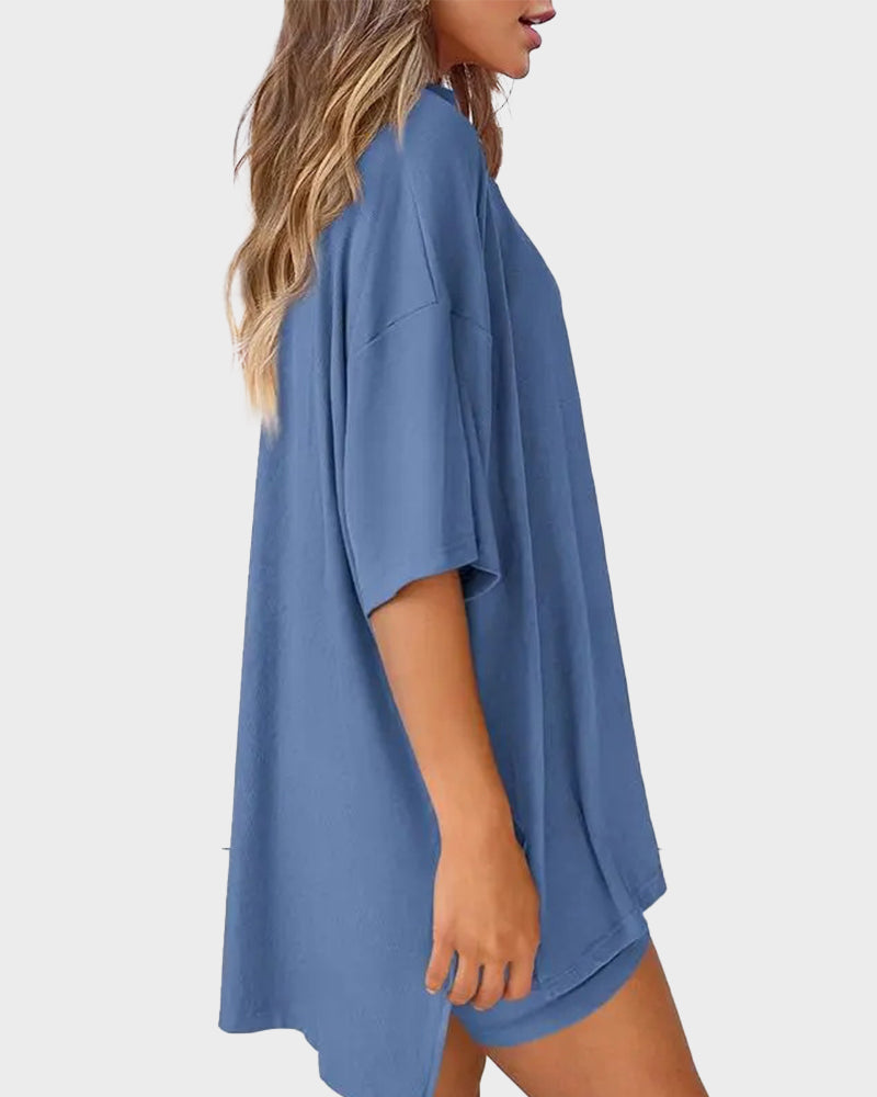 Casual Oversized 2-Piece Lounge Set – Crewneck Split Hem Top &amp; Fitted Shorts