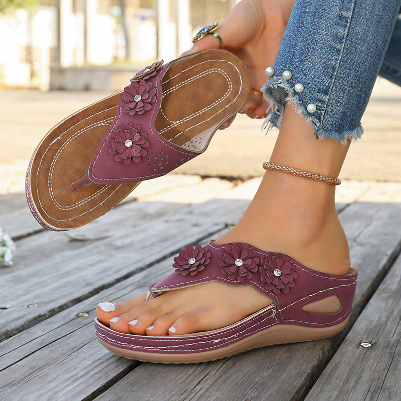 🌸 Women's Floral Wedge Thong Sandals – Floral Accents, Cushioned Arch Support & Non-Slip Outsole ✨