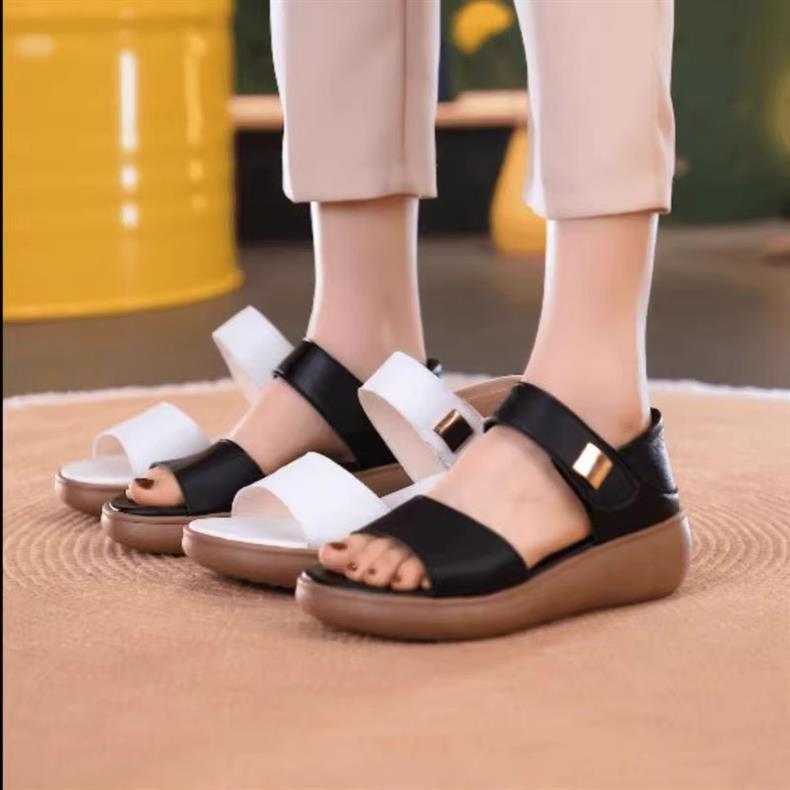 Women's Lightweight Soft Sole Wide Strap Sandals