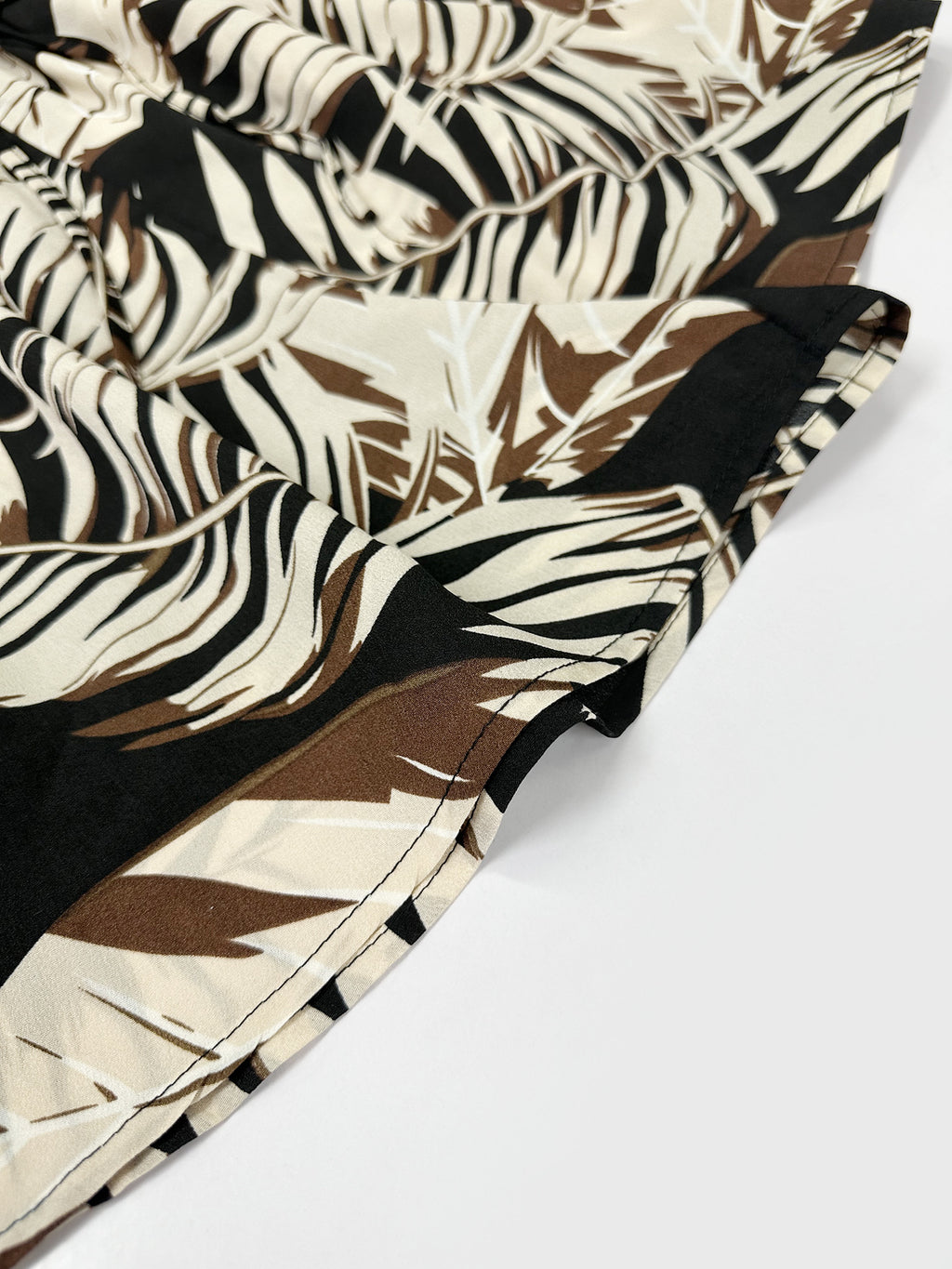 Lightweight Tropical Print Summer Romper - Perfect for Vacay! ✈️