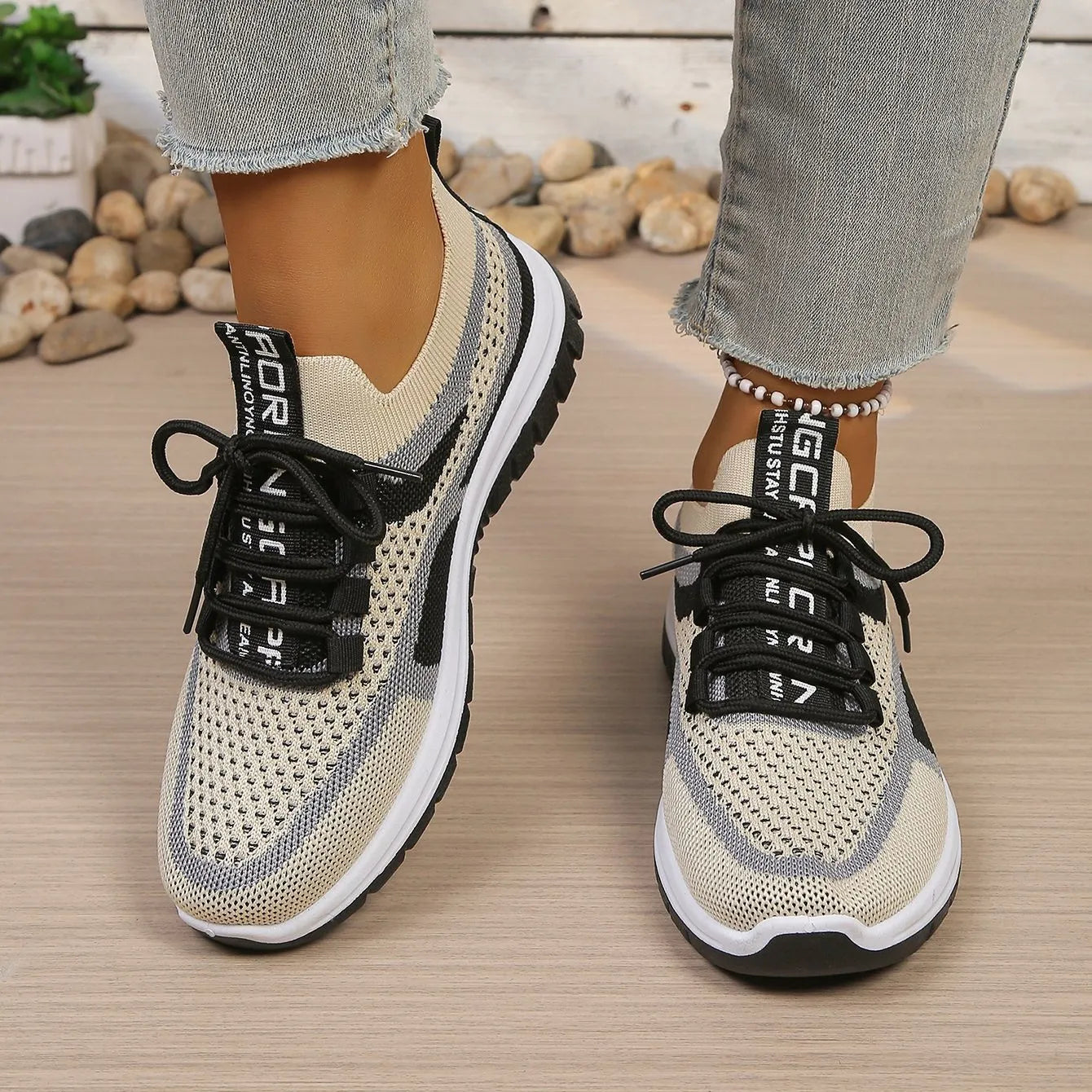 Women's lightweight, comfortable and breathable sneakers