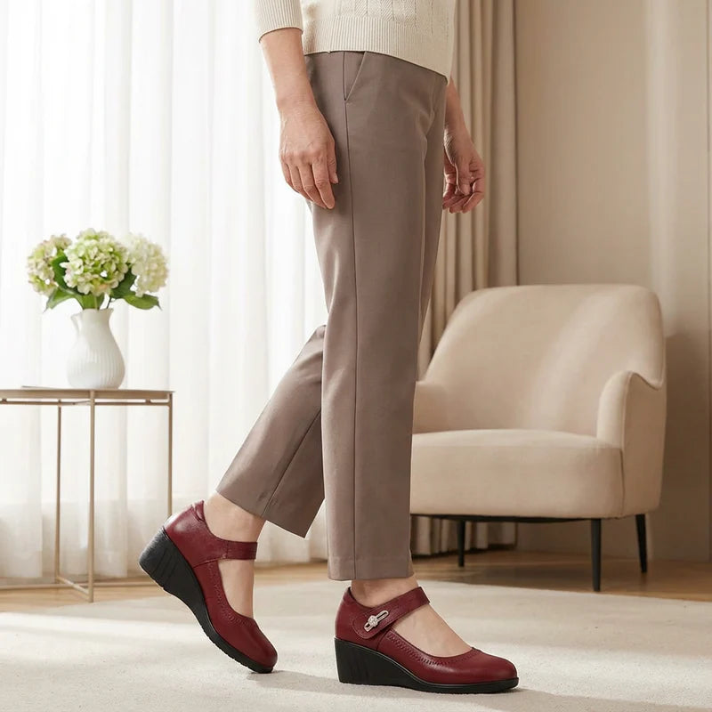 Ladies' elegant mid-heeled leather shoes