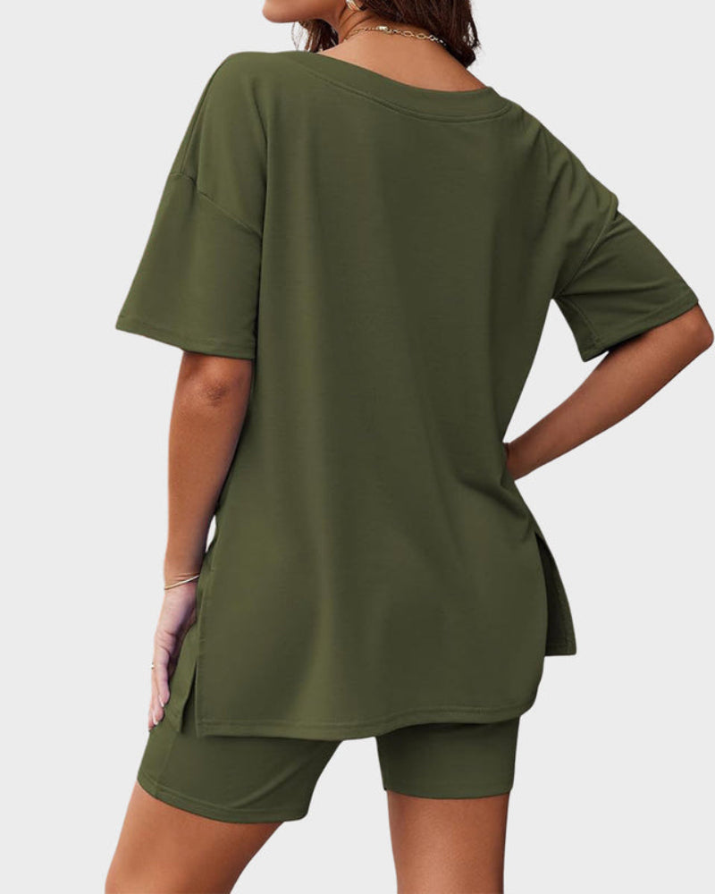 Casual Oversized 2-Piece Lounge Set – Crewneck Split Hem Top &amp; Fitted Shorts